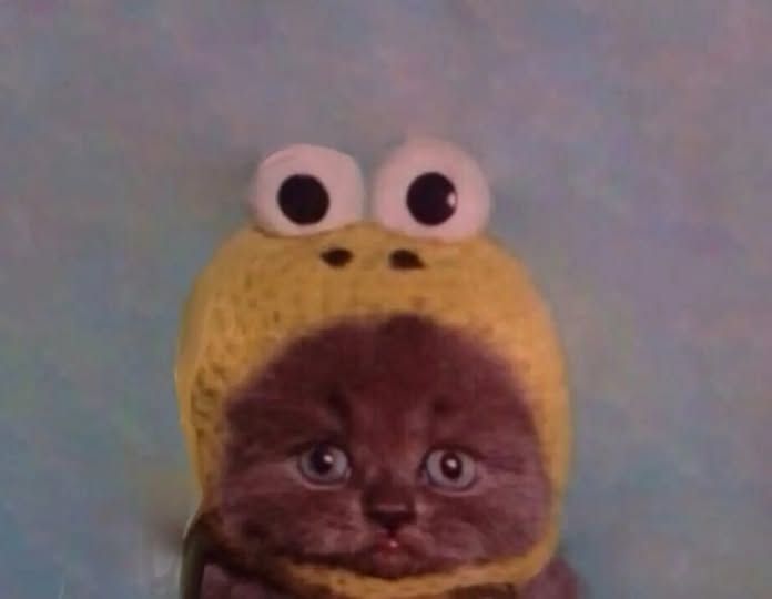 Металевий пін "Мирного рішення не буде"